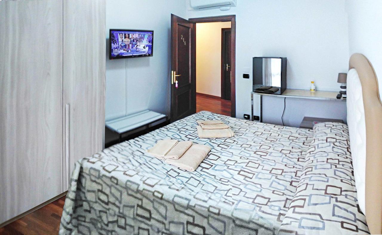 La Fiera Guesthouse Fiumicino Exterior photo